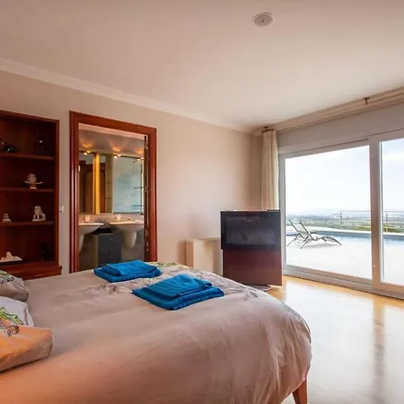 Villa Luxueuse, 2 Piscines, Et Salle De Sport, 5 Chambres, 4 Salles De Bain