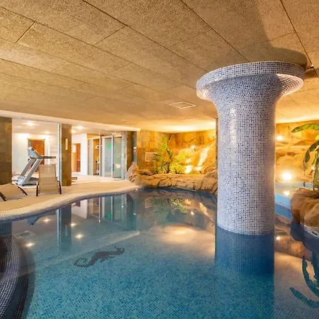 Luxueuse, 2 Piscines, Et Salle De Sport, 5 Chambres, 4 Salles De Bain Villa Palau Saverdera