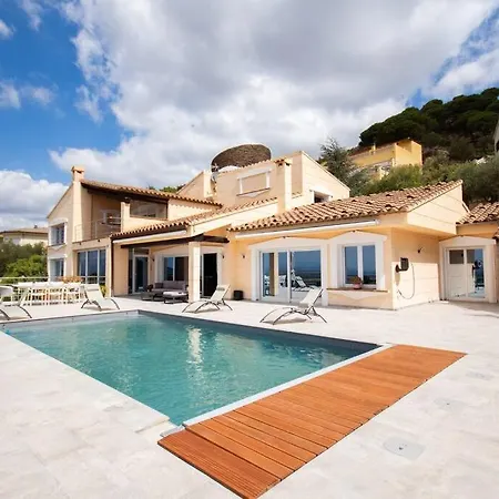 Villa Luxueuse, 2 Piscines, Et Salle De Sport, 5 Chambres, 4 Salles De Bain *
